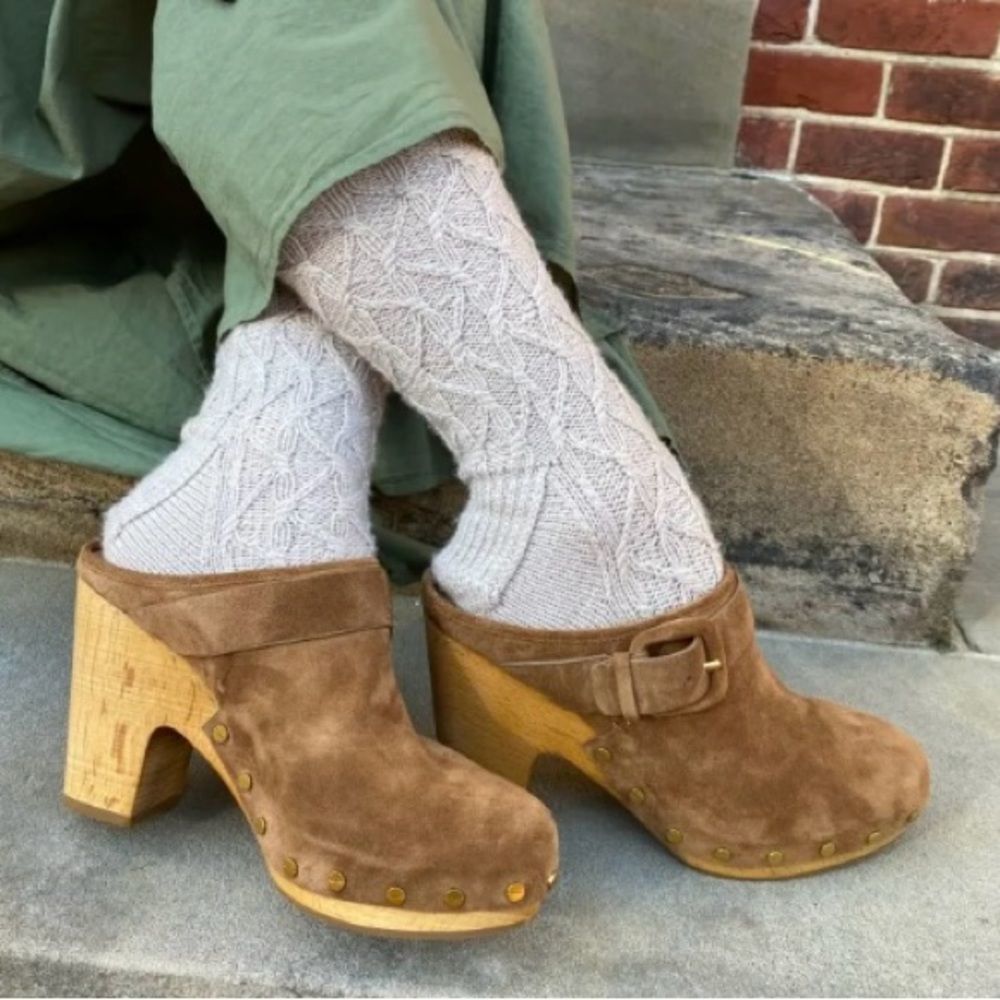 NEW Veronica Beard Women's Dacey
Buckled Suede Clog Mules Pecan
Brown Size 9.5